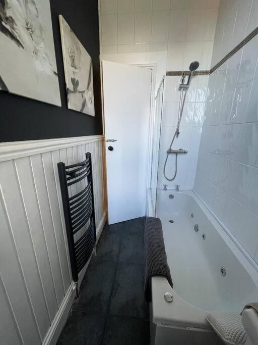 Traditional Apt Close To City Centre & Hampden غلاسغو المظهر الخارجي الصورة