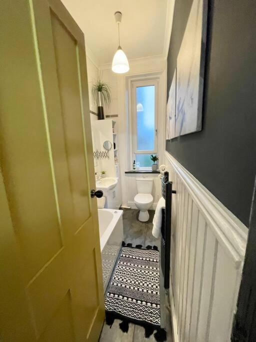 Traditional Apt Close To City Centre & Hampden غلاسغو المظهر الخارجي الصورة