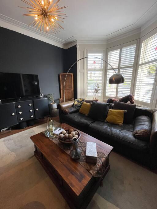 Traditional Apt Close To City Centre & Hampden غلاسغو المظهر الخارجي الصورة